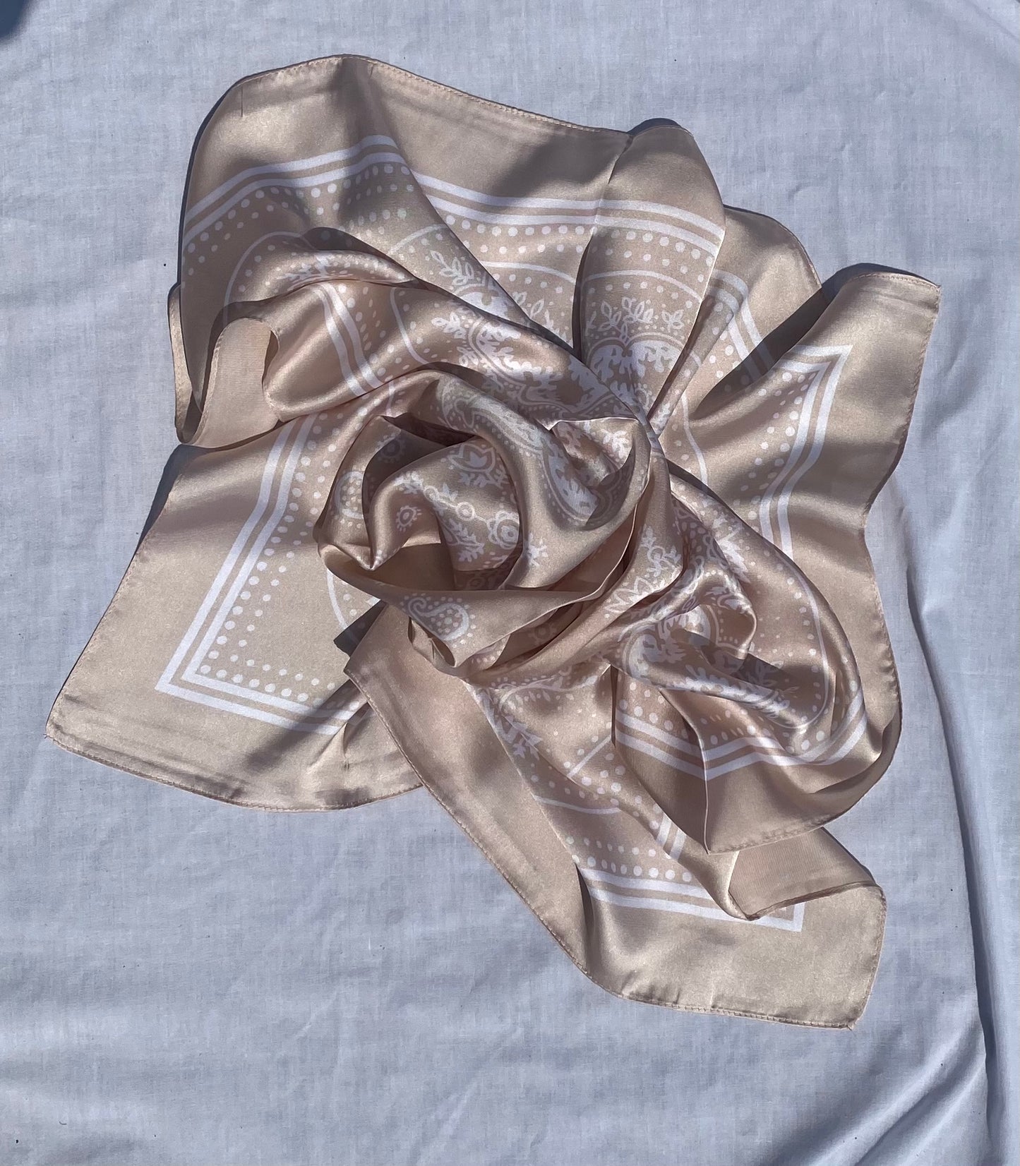 Silky scarf PAISLEY - beige