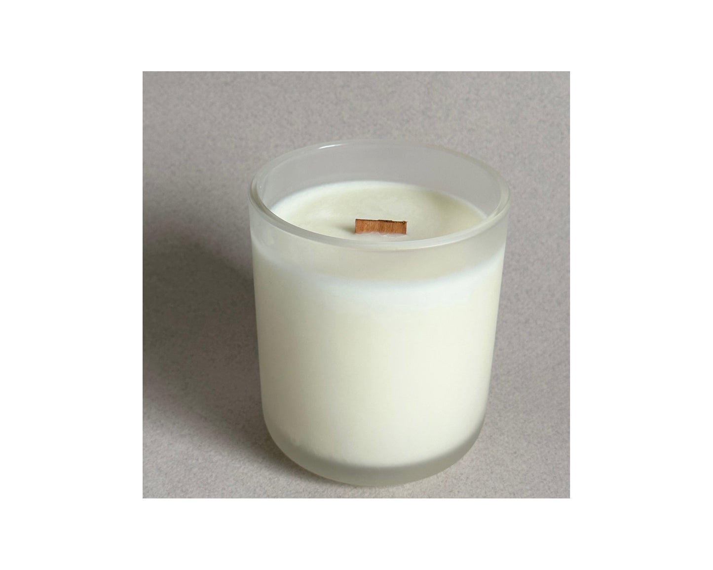 SOLITUDE- AMBER + BERGAMONT WATER (ODOR NEUTRALIZING) CANDLE